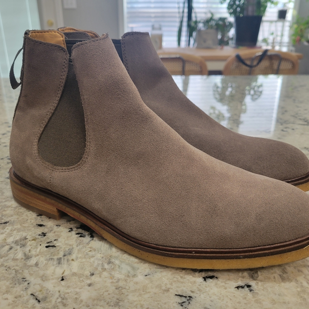 Clarks Clarkdale Gobi Men's Chukka Boots - Taupe Suede
